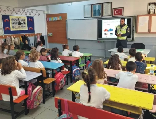 Jandarma trafik öğretmeni