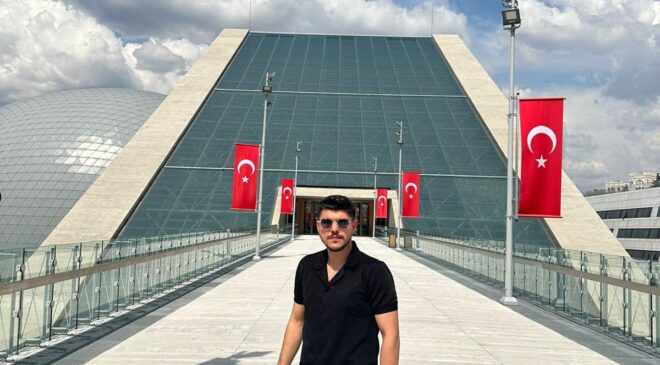 Ali Dumlu Kimdir?