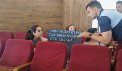 Meclis’te ‘pankart’ krizi!