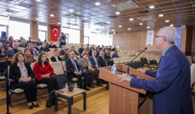 TÜ’de “Cumhuriyet” Konferansı