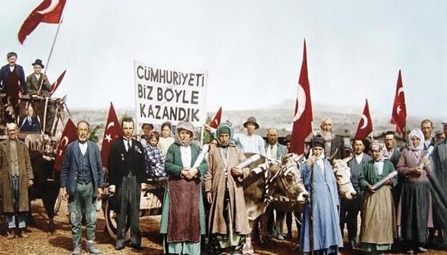 Erdi Cumhuriyetimiz 102 yaşına