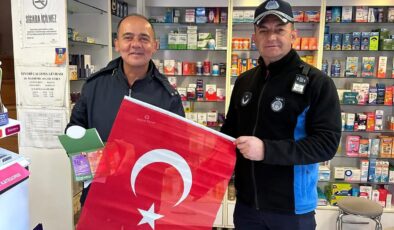 Belediyeden Türk bayrağı