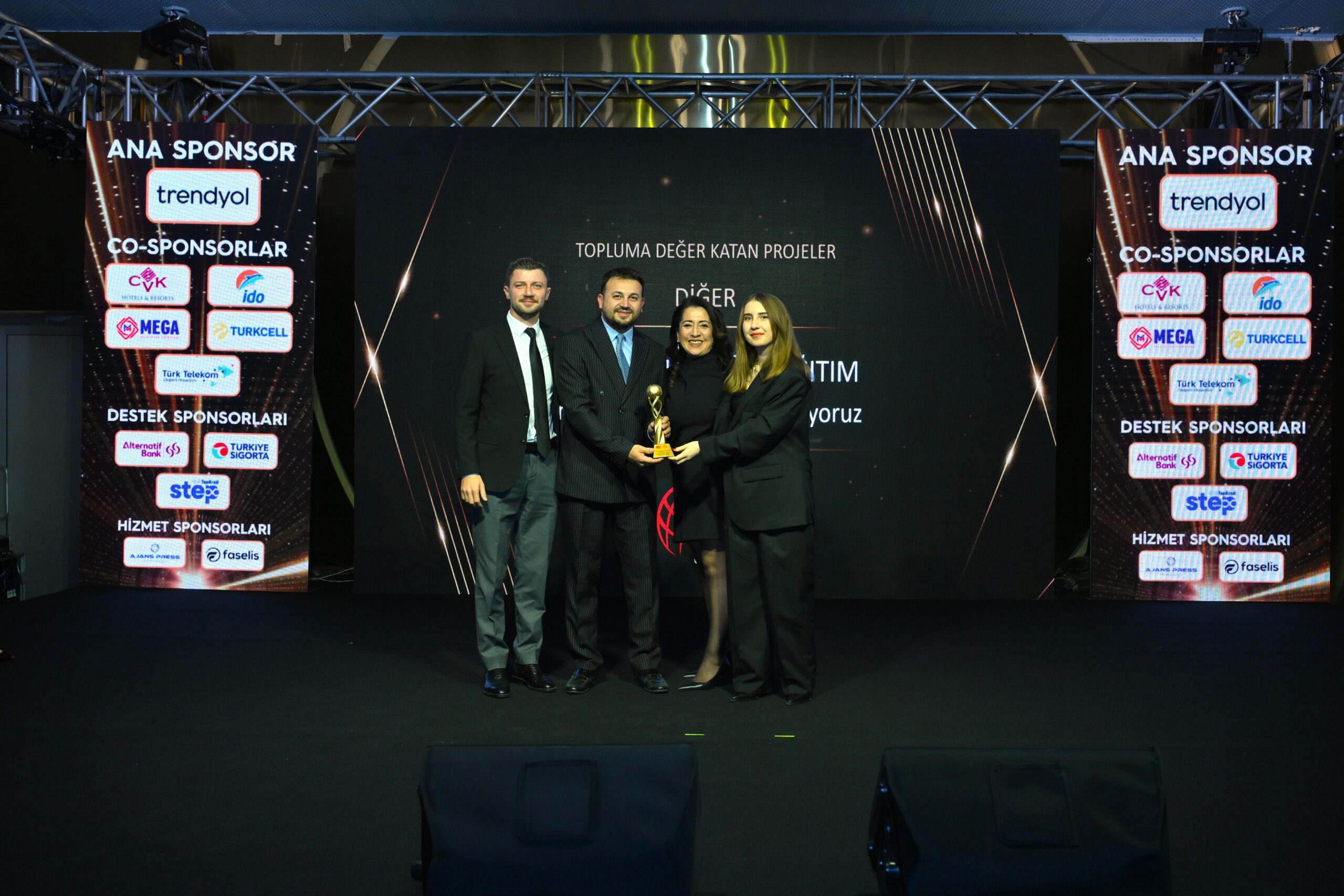 Geçerli görselin alternatif metni yok. Dosya adı: FOTO1-scaled.jpg