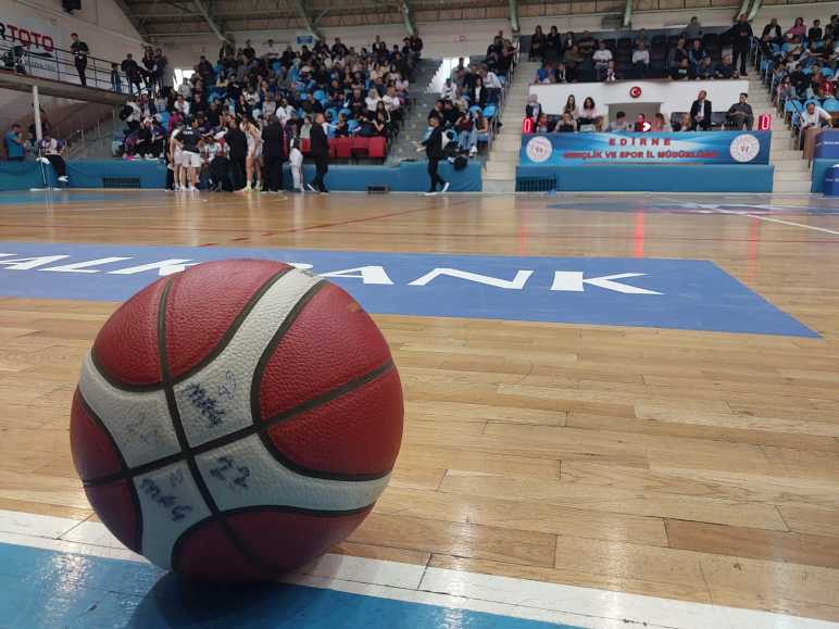 Geçerli görselin alternatif metni yok. Dosya adı: basket.jpg