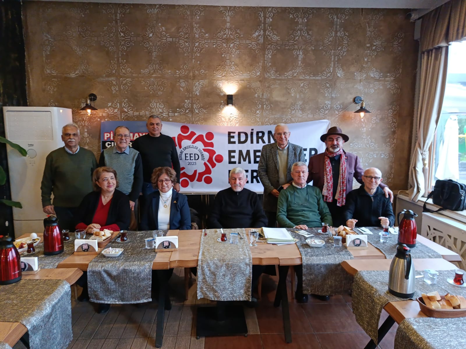 Geçerli görselin alternatif metni yok. Dosya adı: 5e2299d2-7774-4a5f-9864-984f57bc95d2.jpg