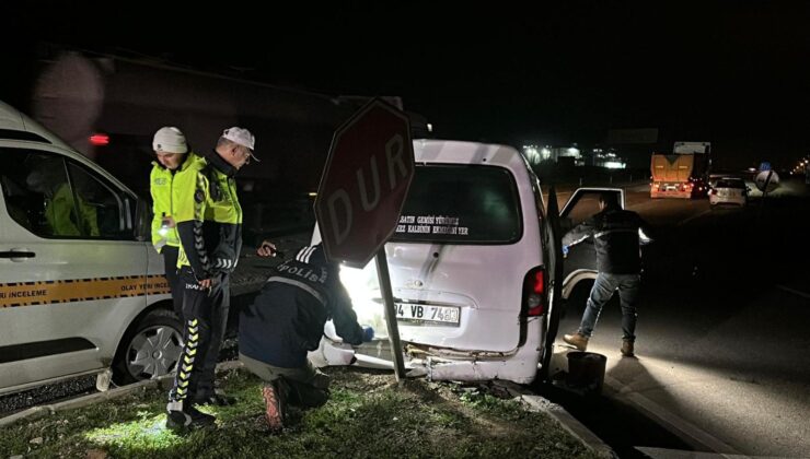 Kaza yapan minibüste 20 kaçak göçmen!