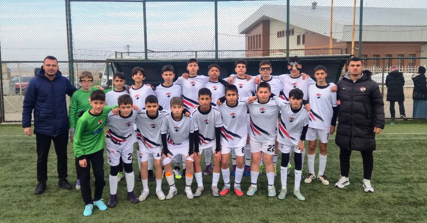 Geçerli görselin alternatif metni yok. Dosya adı: alsancak-u14.jpg