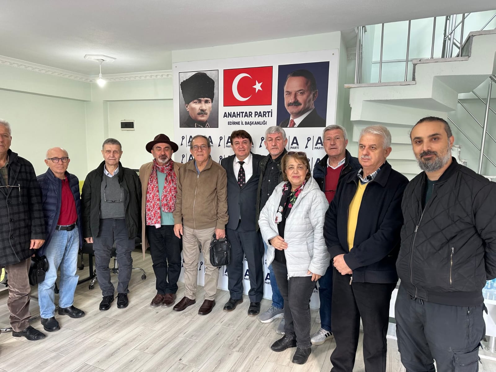 Geçerli görselin alternatif metni yok. Dosya adı: anahtar-emekli.jpg