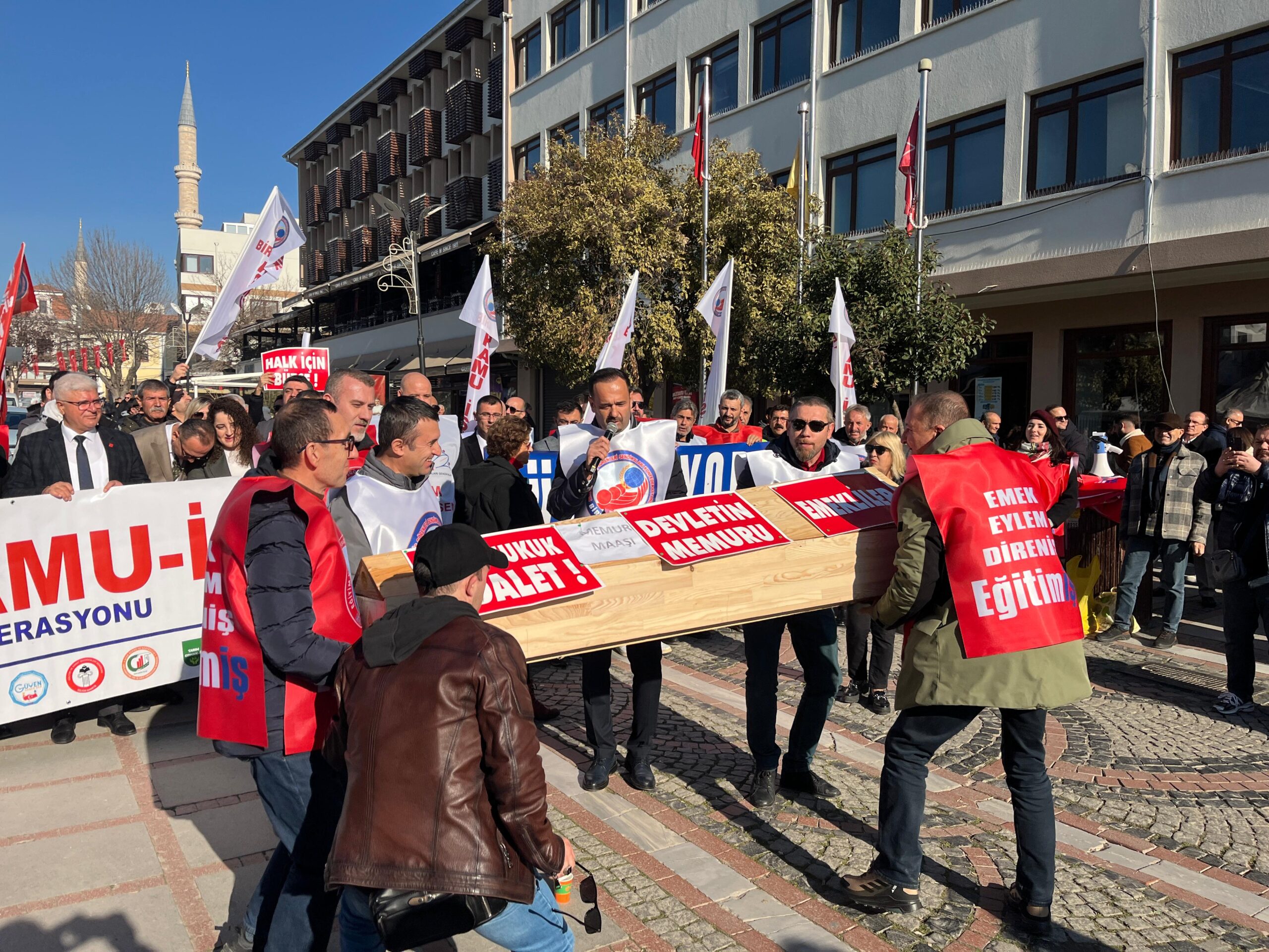 Geçerli görselin alternatif metni yok. Dosya adı: birlesik-kamu-8-scaled.jpeg