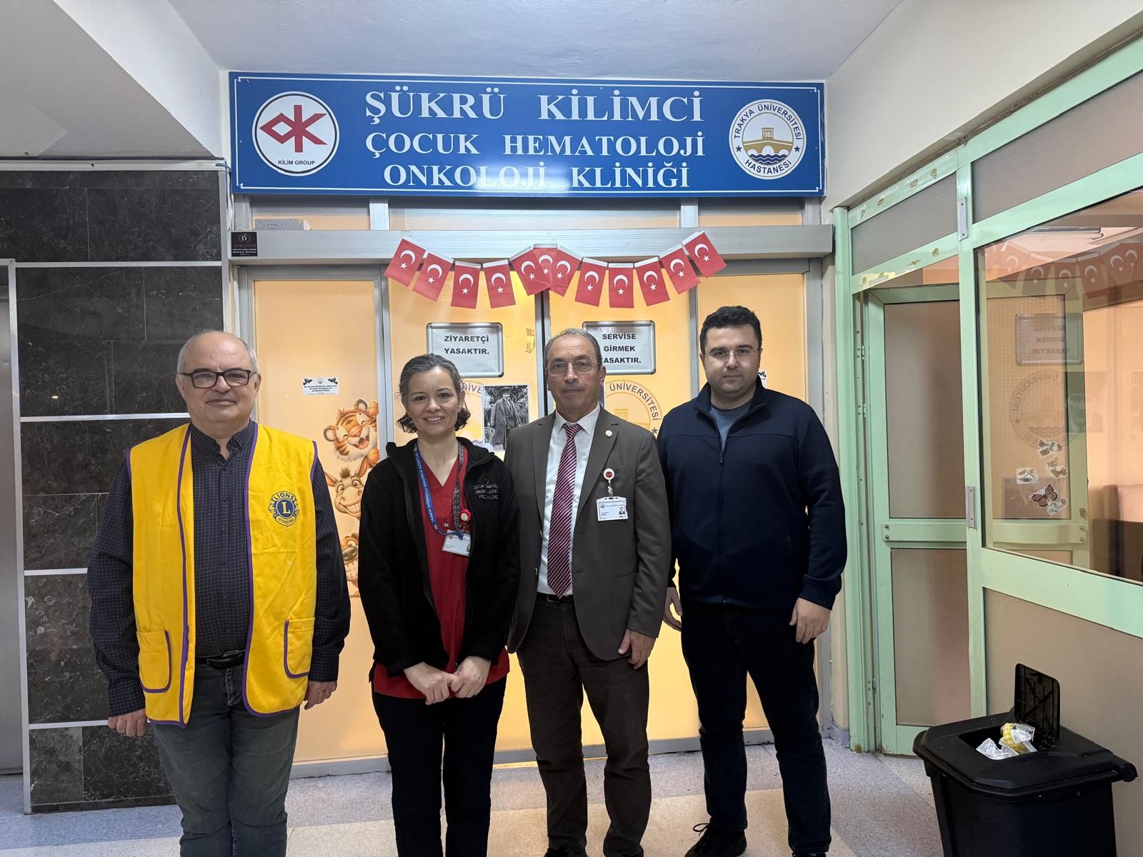 Geçerli görselin alternatif metni yok. Dosya adı: lions.jpg