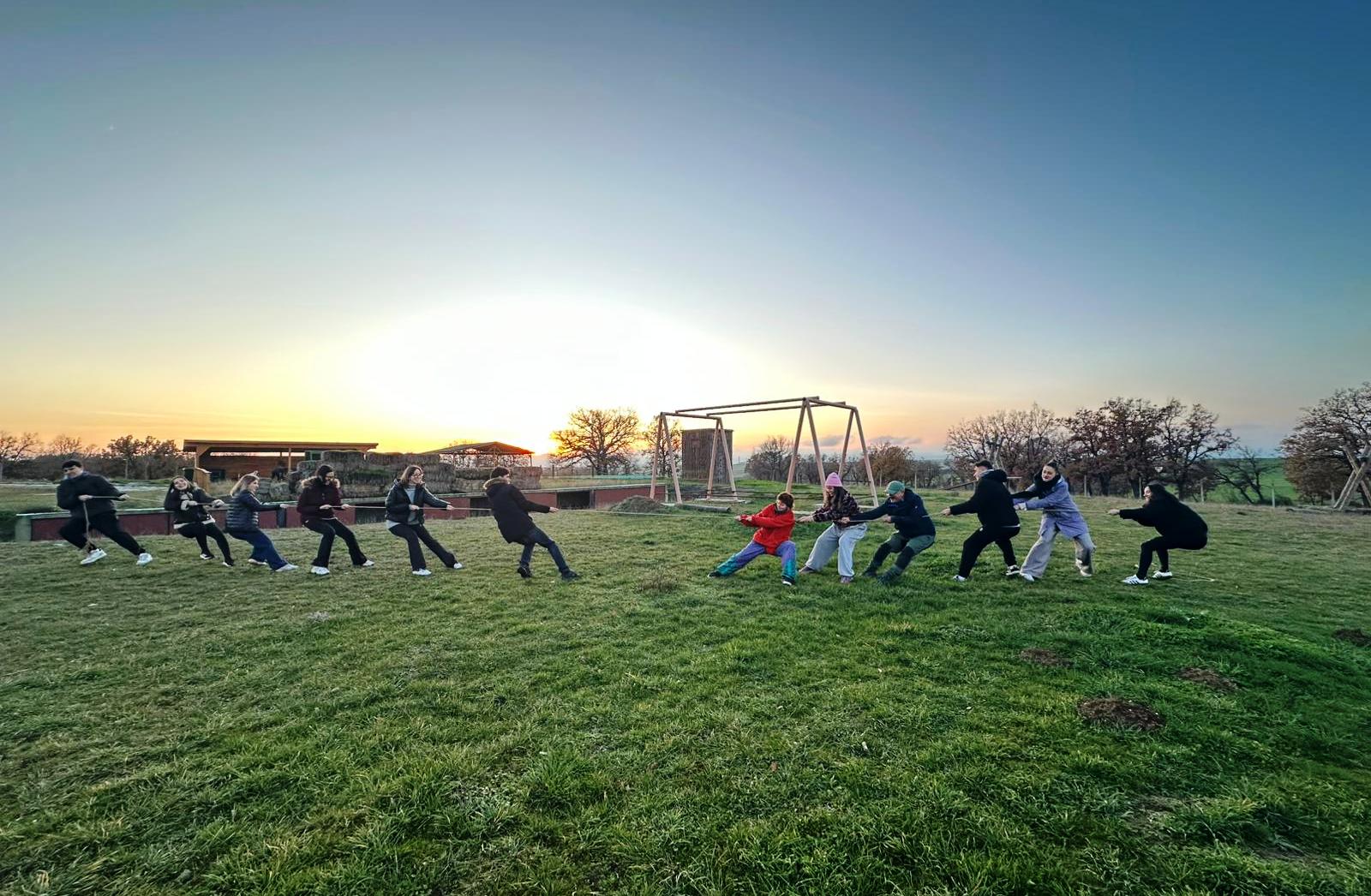 Geçerli görselin alternatif metni yok. Dosya adı: trakdost.jpg