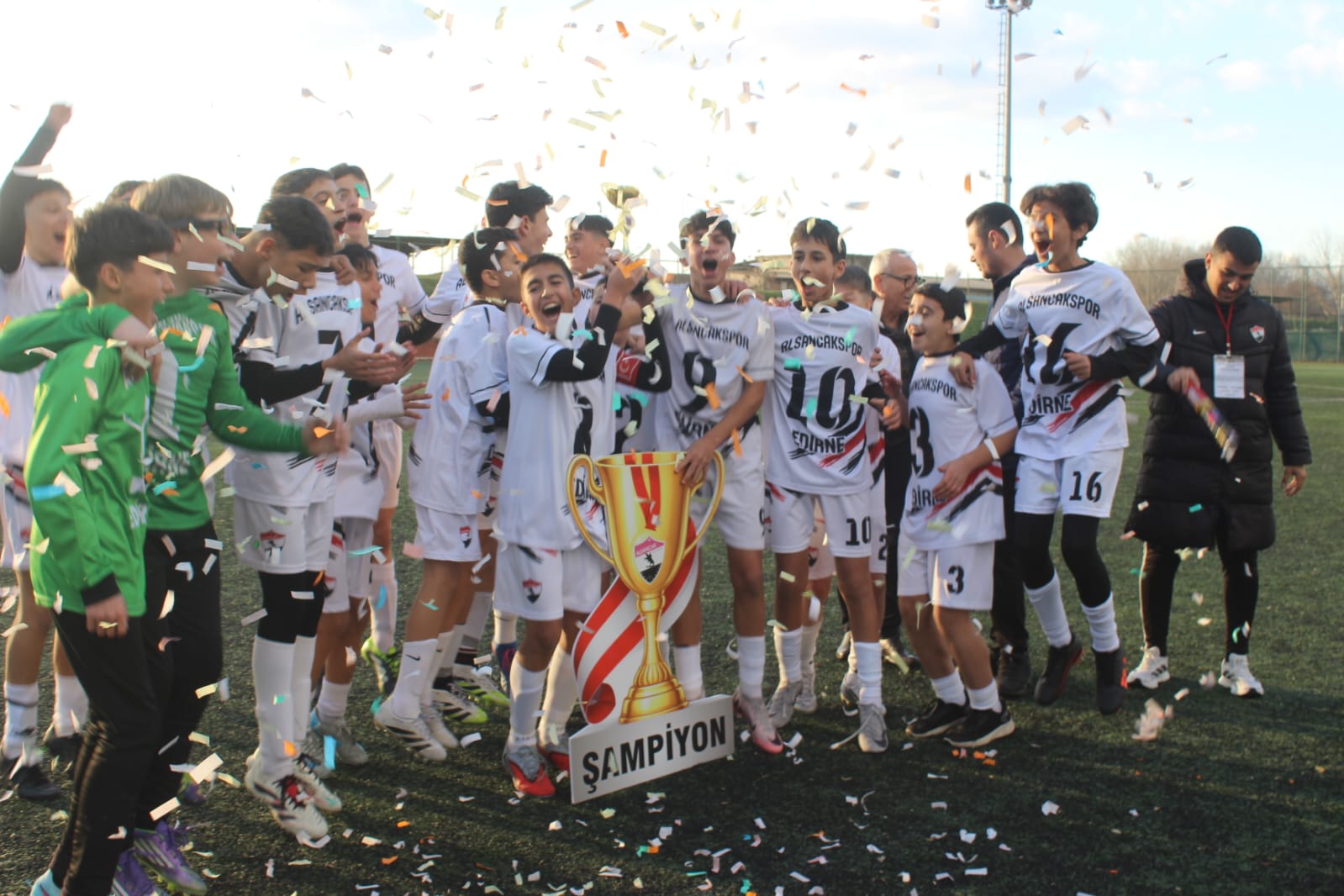 Geçerli görselin alternatif metni yok. Dosya adı: u14.jpg