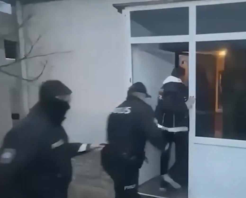 Geçerli görselin alternatif metni yok. Dosya adı: uyus.jpg