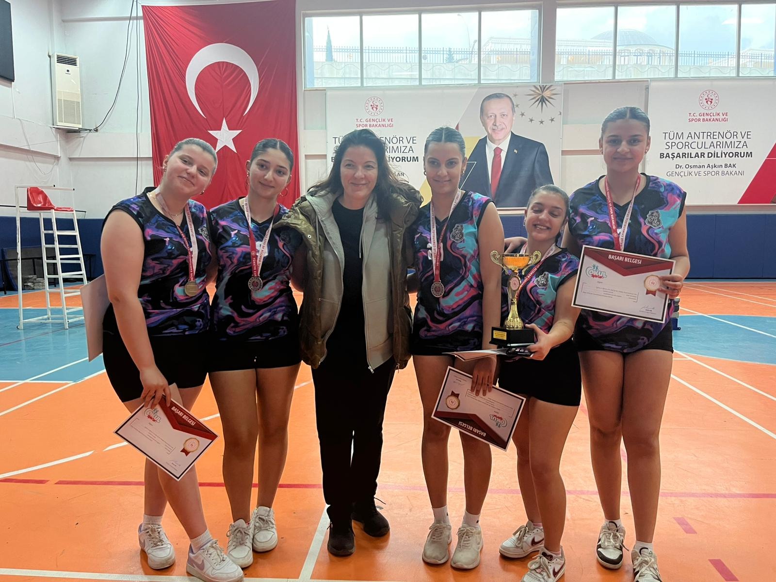 Geçerli görselin alternatif metni yok. Dosya adı: 934019c9-47b2-43c4-a0cf-2a24167a1c5a.jpg