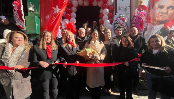 Cumhuriyetin Özgür Kadınları kapılarını açtı!