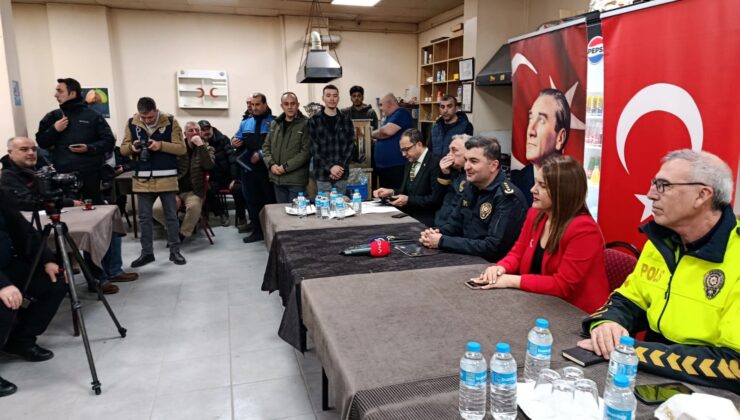 Ayhan, Kurtuluş sakinleriyle buluştu