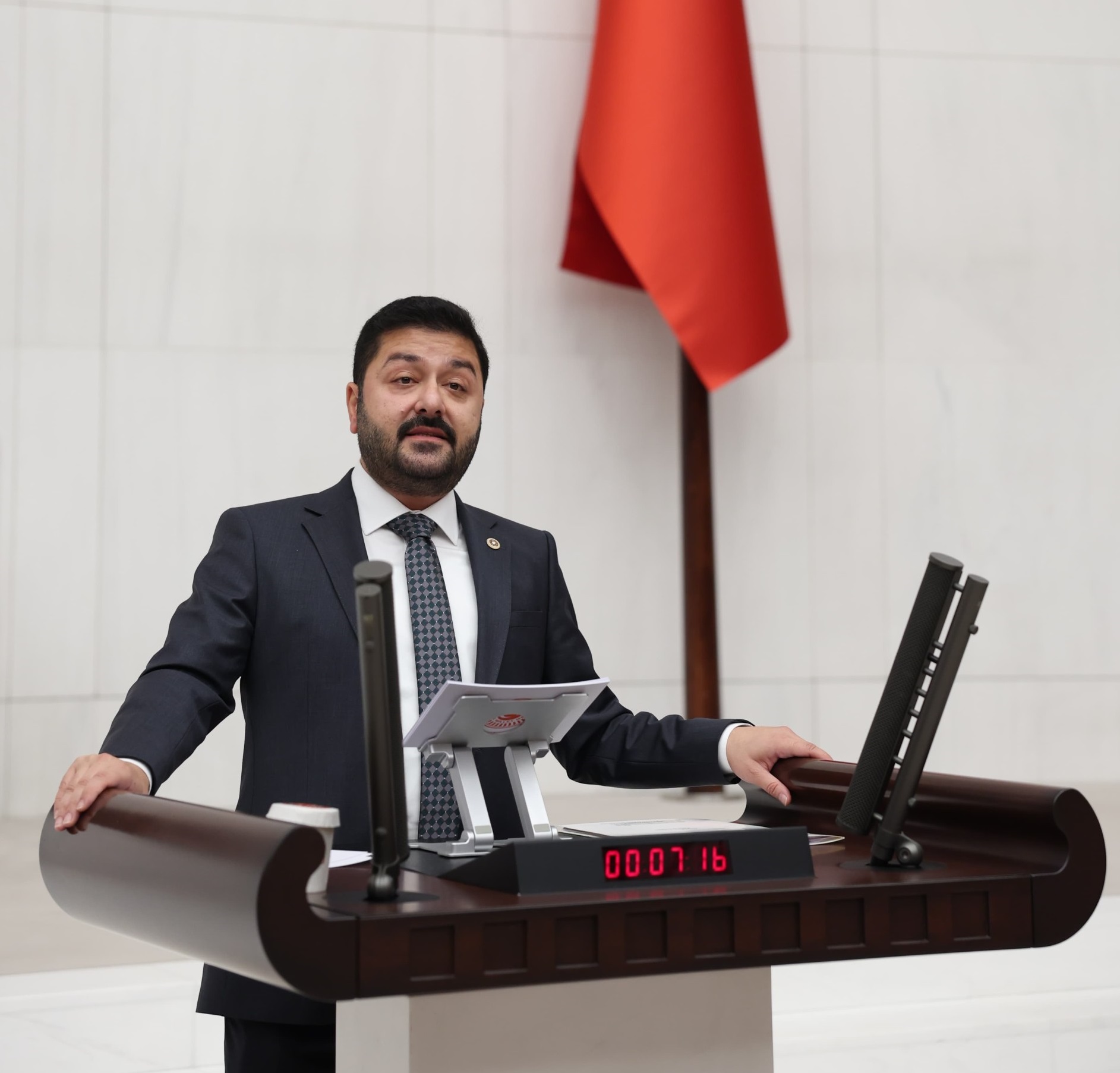 Geçerli görselin alternatif metni yok. Dosya adı: baran-5.jpg