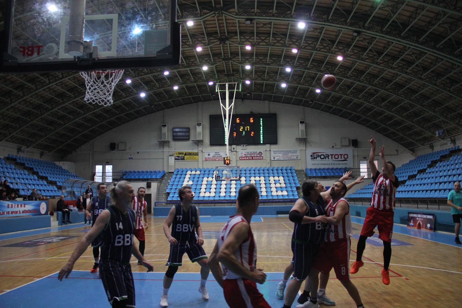 Geçerli görselin alternatif metni yok. Dosya adı: basket.jpg