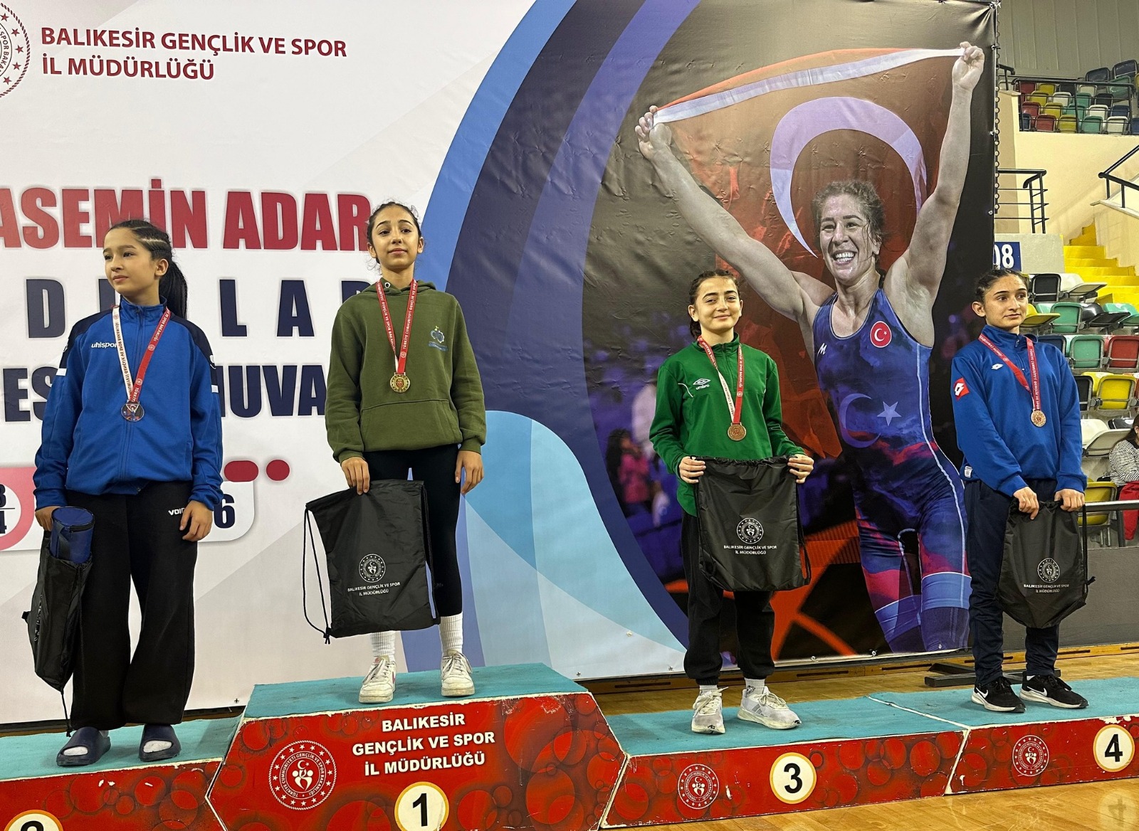 Geçerli görselin alternatif metni yok. Dosya adı: gures2.jpg