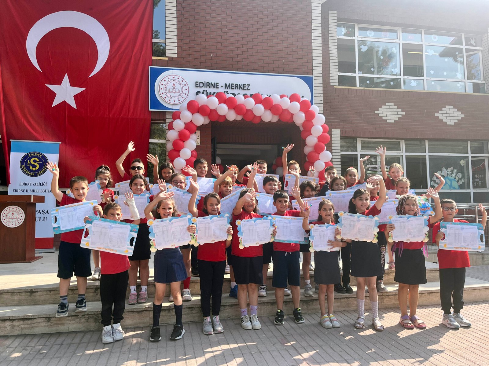 Geçerli görselin alternatif metni yok. Dosya adı: karne-12-1-scaled.jpg