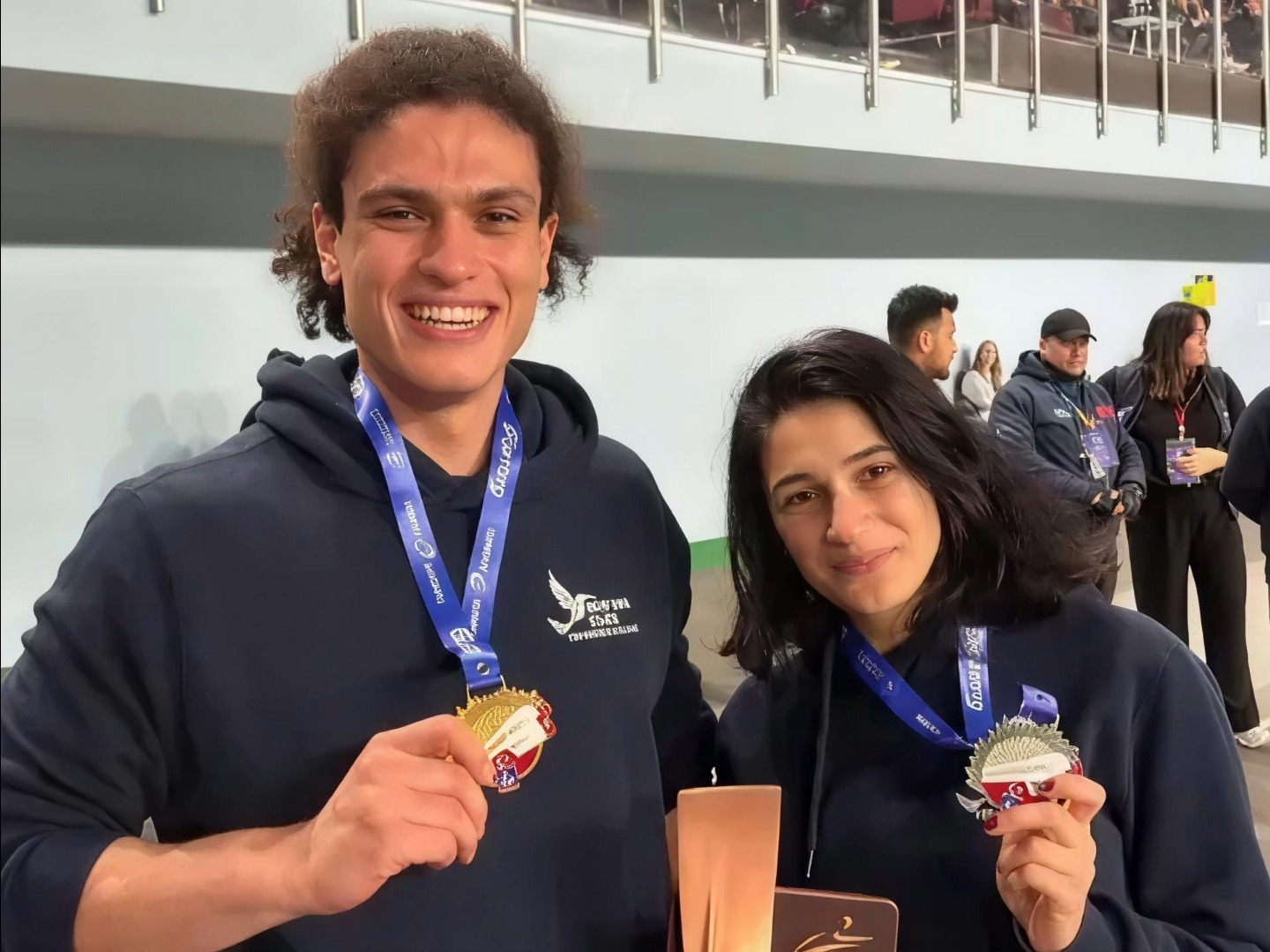 Geçerli görselin alternatif metni yok. Dosya adı: kurek.jpg