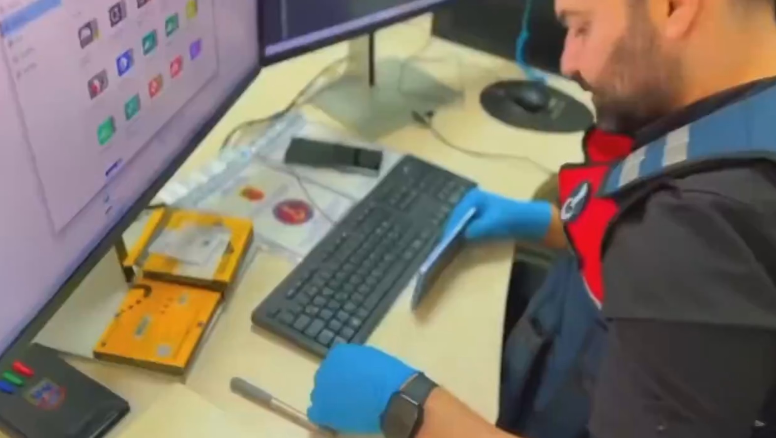 Geçerli görselin alternatif metni yok. Dosya adı: siber1.jpg