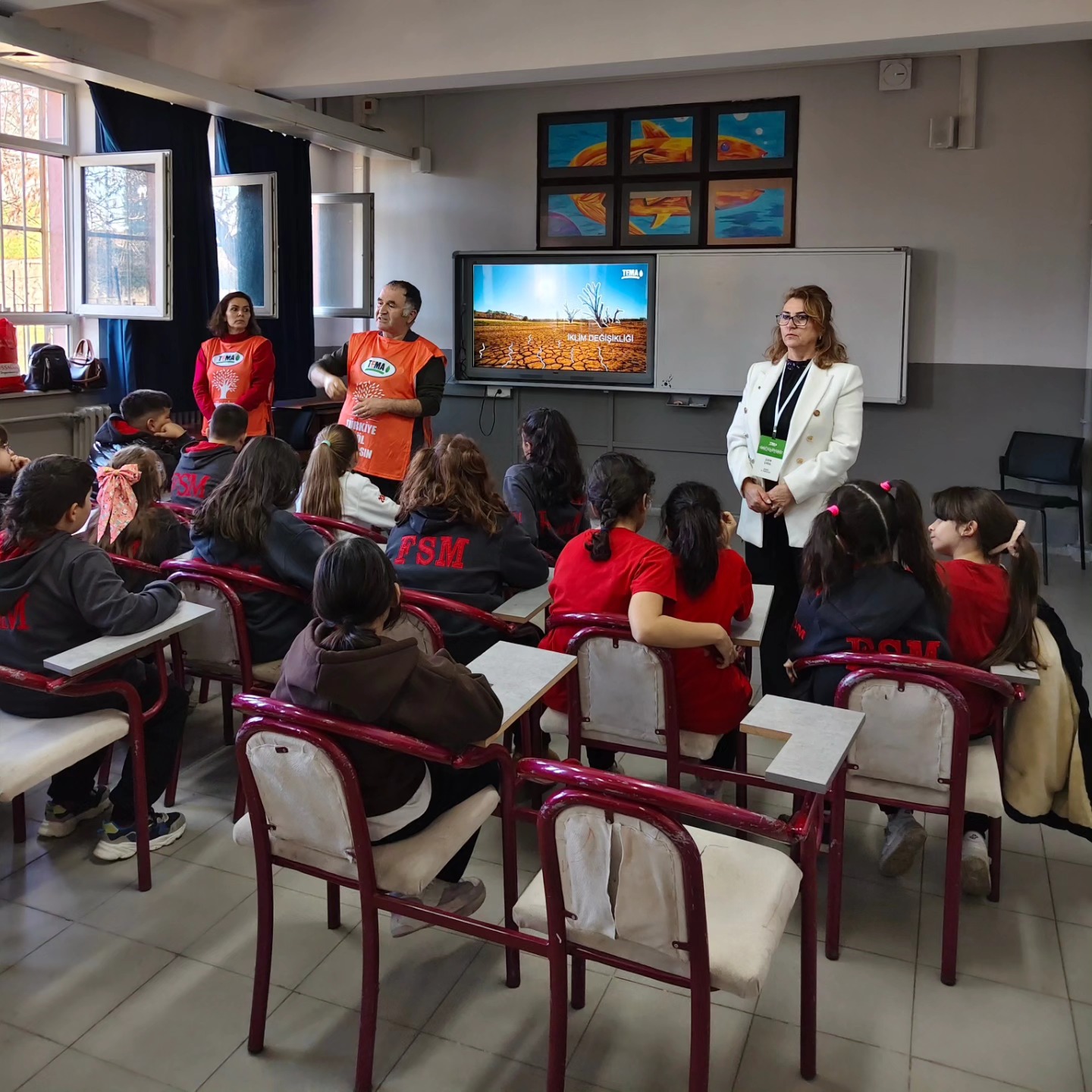 Geçerli görselin alternatif metni yok. Dosya adı: tema1.jpg