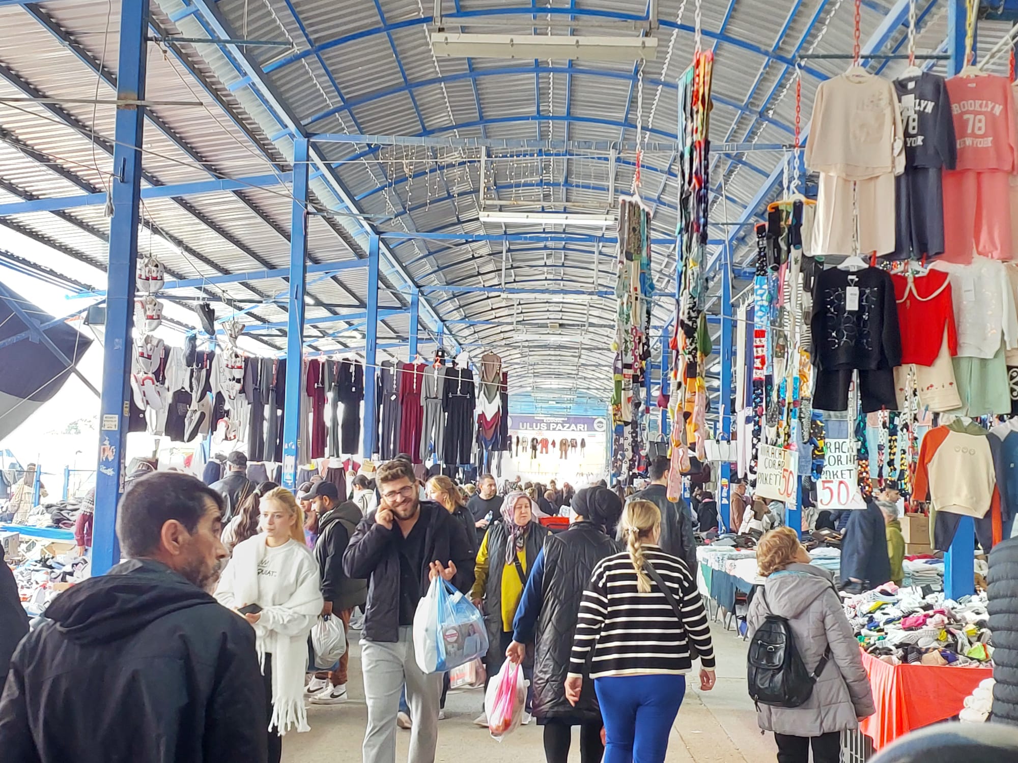 Geçerli görselin alternatif metni yok. Dosya adı: ulus-pazari2.jpg