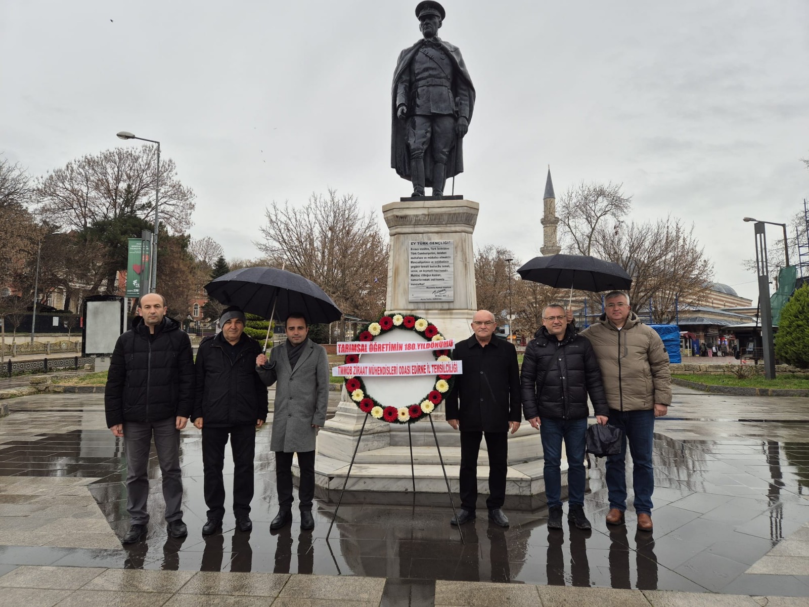 Geçerli görselin alternatif metni yok. Dosya adı: zmo.jpg