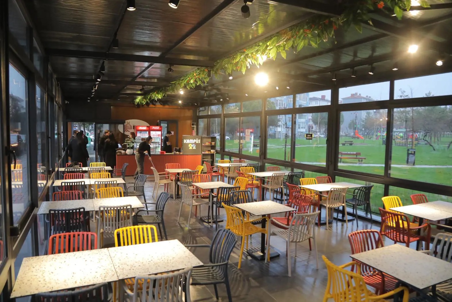 Geçerli görselin alternatif metni yok. Dosya adı: zubeyde.jpg