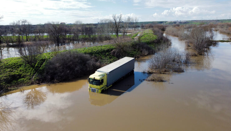 TIR’da 3 gün mahsur kaldı!
