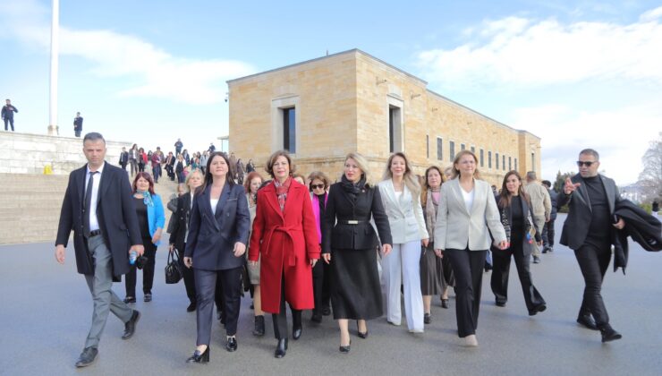 Anıtkabir’de Medeni Kanun anması
