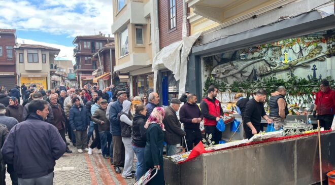 Ucuz hamsi kuyruğu!