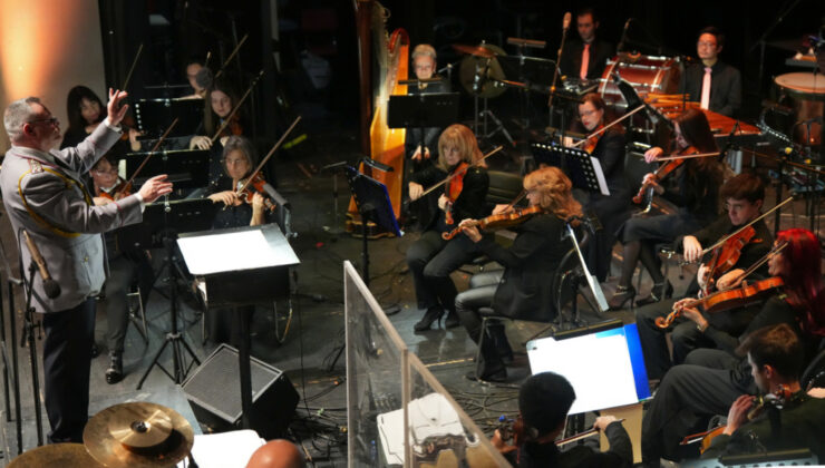 AKM’de romantik show programı