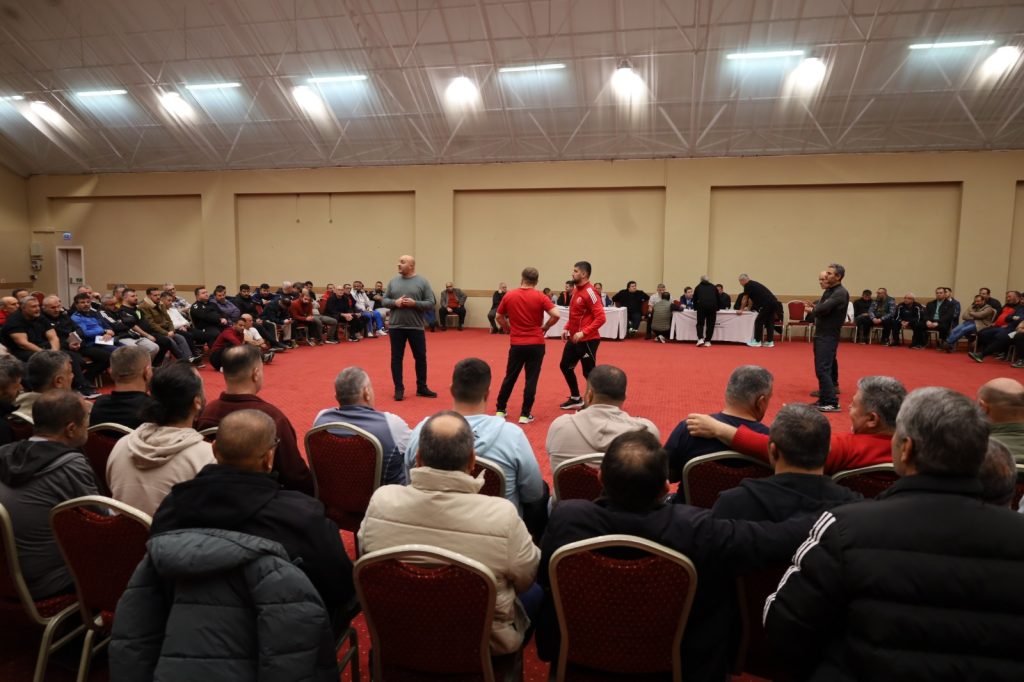 Geçerli görselin alternatif metni yok. Dosya adı: cazgir.jpg