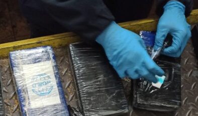 Bulgar kadın poliste kokain!