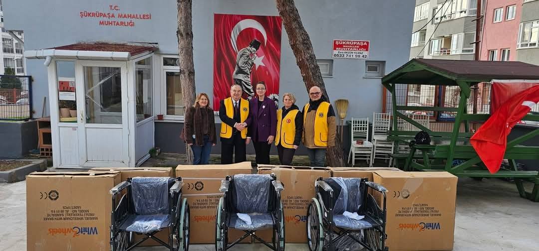 Geçerli görselin alternatif metni yok. Dosya adı: lions.jpg