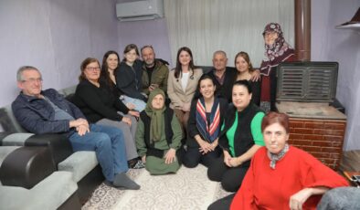 Gencan, her akşam farklı hanelerde