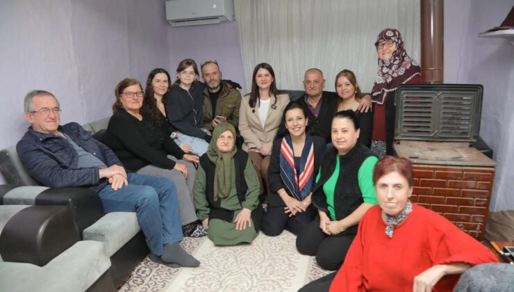 Gencan, her akşam farklı hanelerde