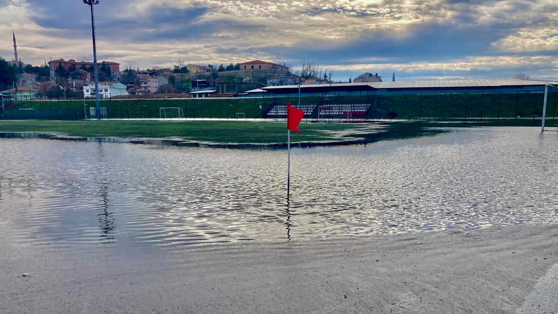 Geçerli görselin alternatif metni yok. Dosya adı: sarachane-sahasi-sularla-kapli1.jpg