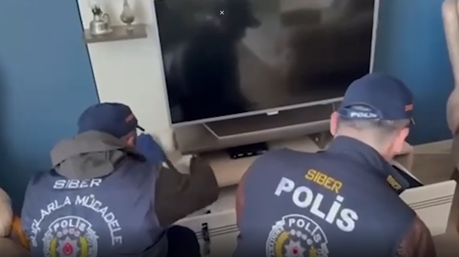 Geçerli görselin alternatif metni yok. Dosya adı: siber.jpg