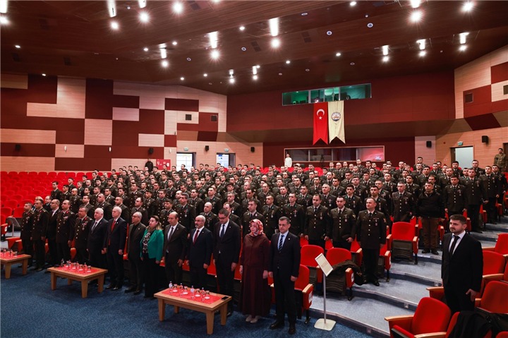 Geçerli görselin alternatif metni yok. Dosya adı: tu-garnizon.jpg