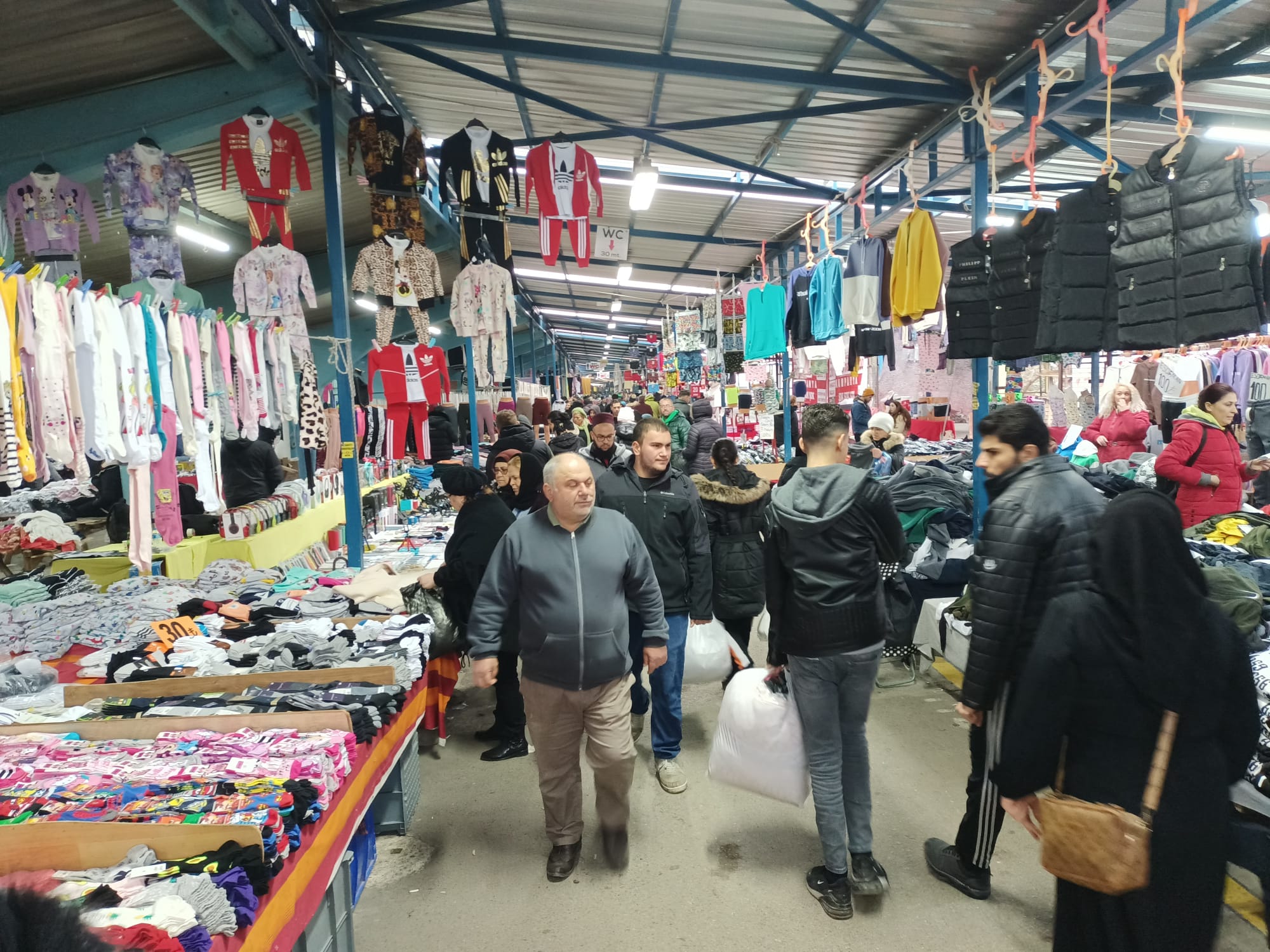 Geçerli görselin alternatif metni yok. Dosya adı: ulus-pazari-3.jpeg