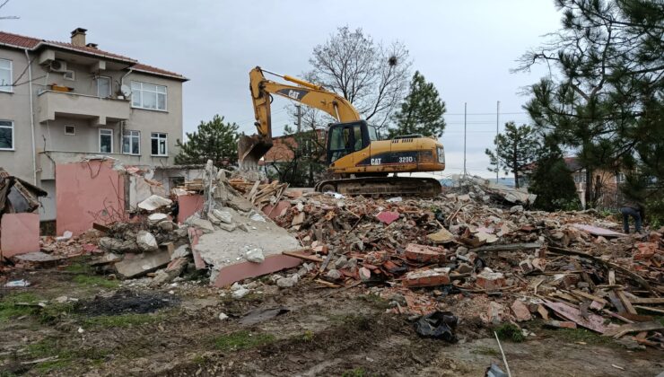 Yıldırım Aile Sağlığı Merkezi yıkıldı