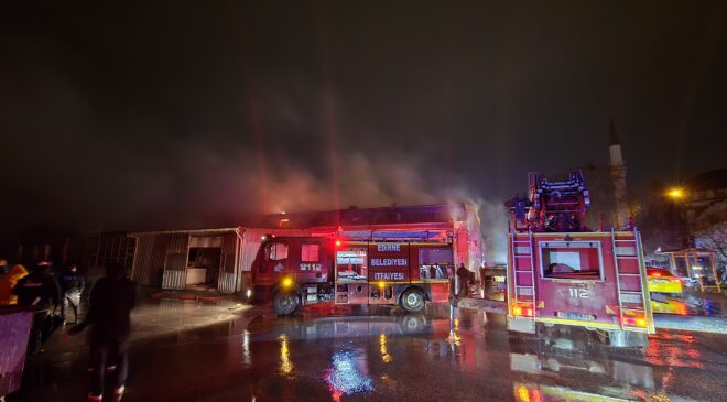 Sanayi sitesinde yangın!
