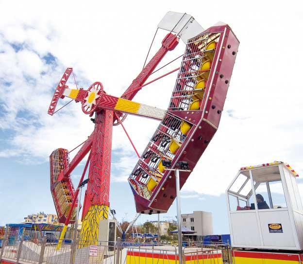 Geçerli görselin alternatif metni yok. Dosya adı: 8118_kamikaze-tekin-lunapark.jpeg