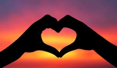 Dijital İletişimin Yeni Dili: Kısa Mesajların İnsan Psikolojisindeki Devrimsel Etkisi