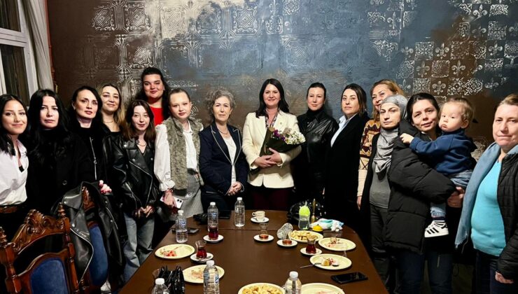 Kadın gazeteciler buluştu