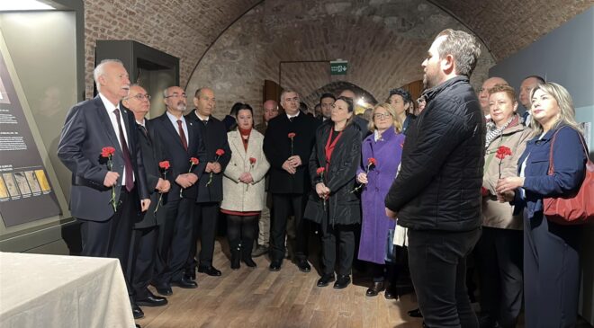 TÜ Senatosu’ndan şehitlere vefa!