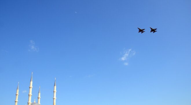 Edirne semalarında F-16 selamı!
